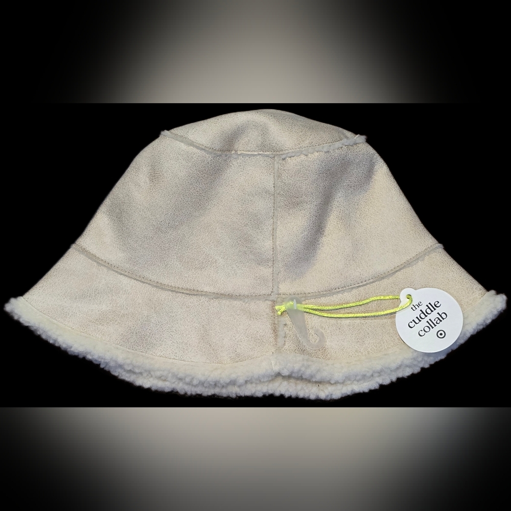 The Cuddle Collab NWT, Sherpa & Faux Suede Reversible Bucket Hat: Streetwear Y2k